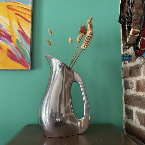 Wilton Armetale Traditional Beverage Pitcher, Mid-century Modern Beautiful Lines - Picture 10 of 12